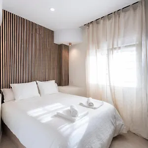 https://apt-boutique-v-v-luxury-jacuzzy.hotelsinnerja.org